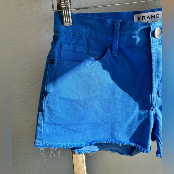 FRAME Le Cutoff Short in Coastal Blue sz: 24 - Picture 3 of 7